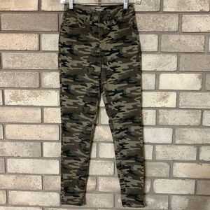 3for$20 camo jeans size 3 junior skinny